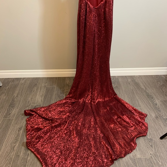 Abbys by Abby Red Sequence gown - Picture 5 of 8